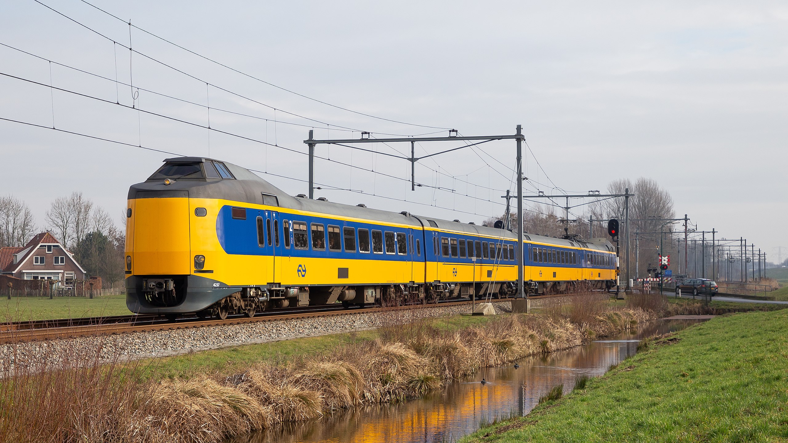 2560px-NS_ICMm_Woerden